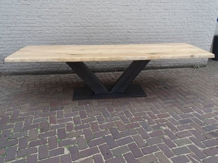 Tafel met V poot