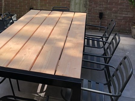 Tuintafel douglashout