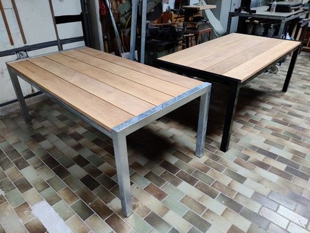 Buitentafel hout staal