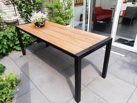 Buitentafel van hout - Breda - Tuinwaardig