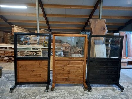 Houten terrasscherm op wielen