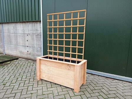 Plantenbak met trellis
