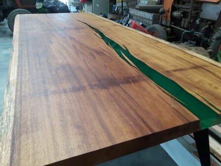 Epoxy boomstamtafel