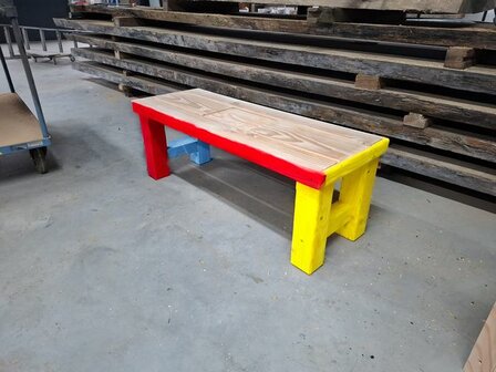 Buddy bench met kleur