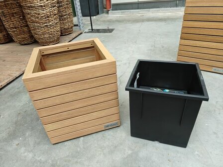 Plantenbak met kunststof inzetbak