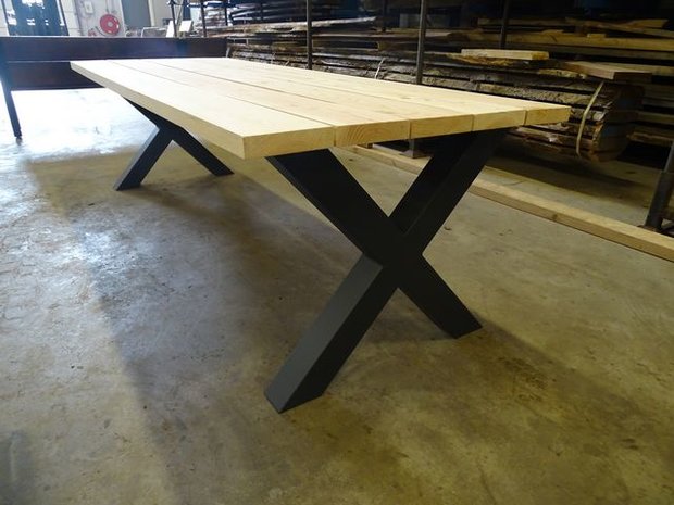 Tuintafel met X poten