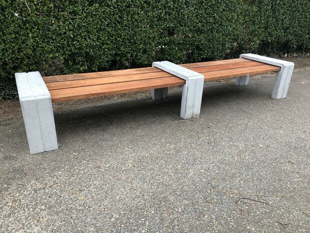 Bank beton hardhout