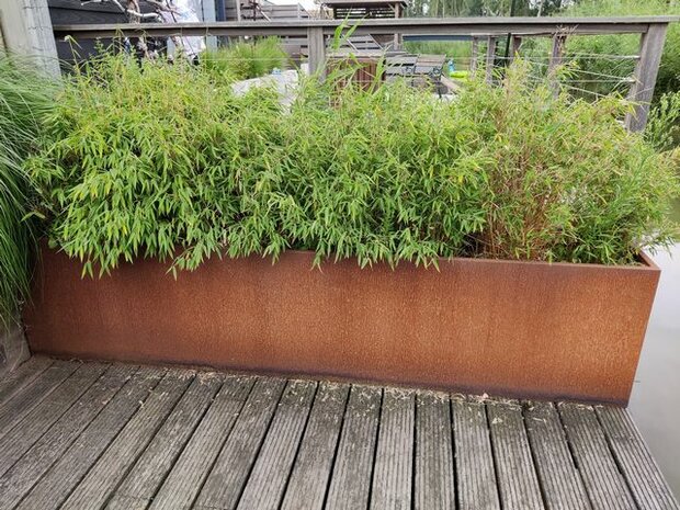 Cortenstalen plantenbak voor terras