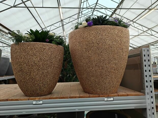 Ecologische plantenbak van bosresten