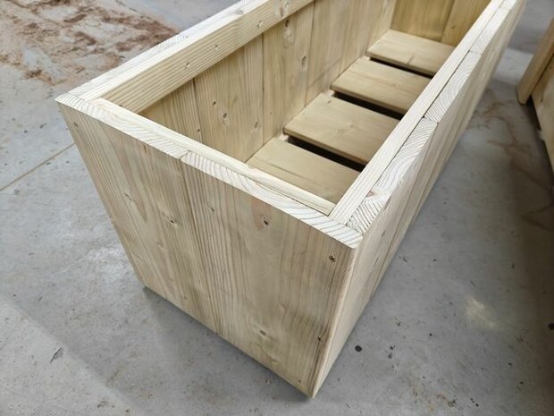 Plantenbak van geimpregneerd hout