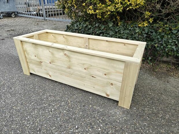 Plantenbak van geimpregneerd hout
