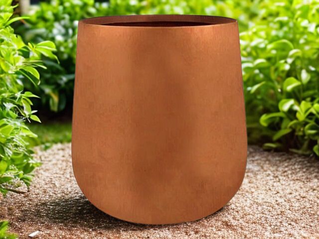 Bruinoranje plantenbak van corten imitatie