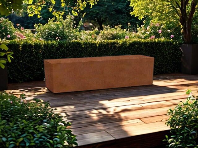Rechthoekige plantenbak met warme roestkleur