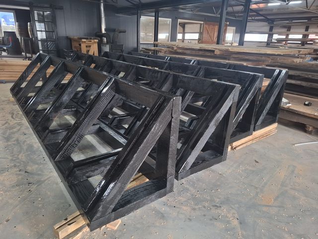 Houten fietsenrekken voor een stevige fietsparkeerplaats van hout