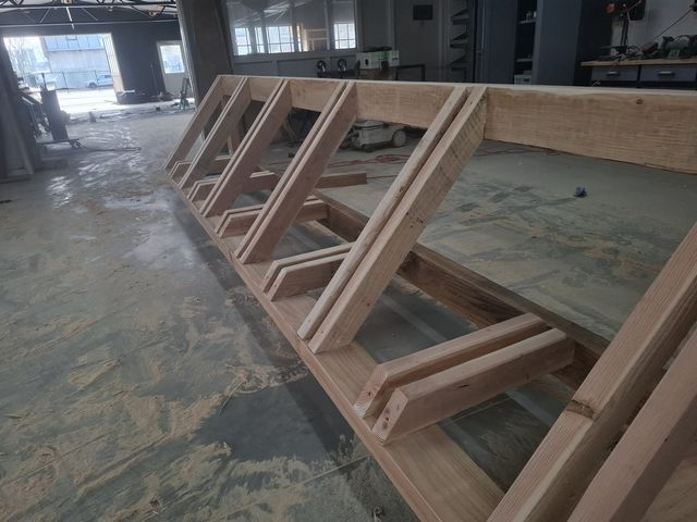 Fietsrek hout op maat voor terras, bedrijf en schoolplein