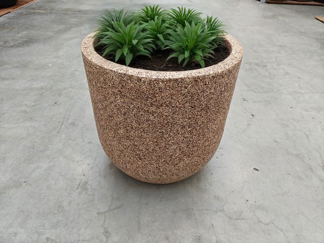 Natuurlijke plantenpot van bosrestanten