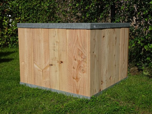 Houten plantenbakken met staal