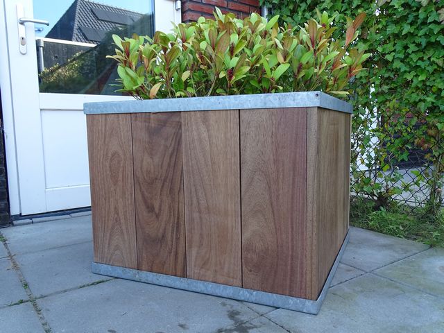 Plantenbak hout staal