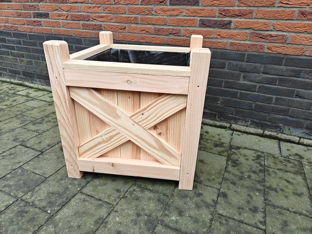 Plantenbak met x