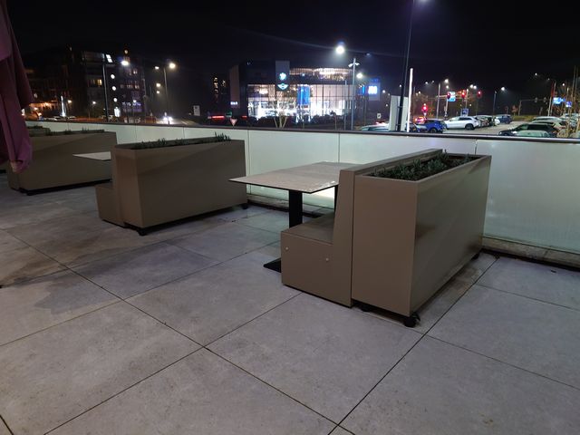 Plantenbakken Van der Valk restaurant