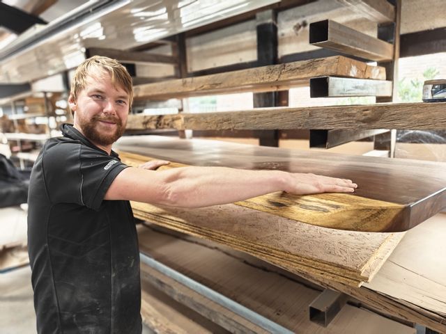 Hout voor een epoxy tafel