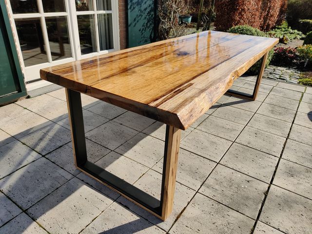Prijs van een epoxy tafel
