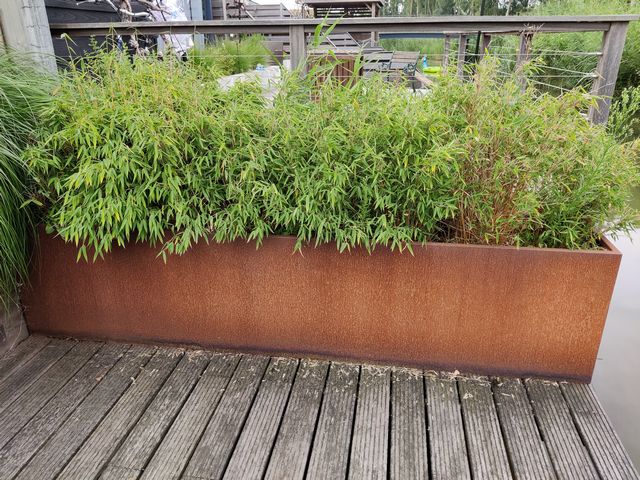 Cortenstalen plantenbak voor terras