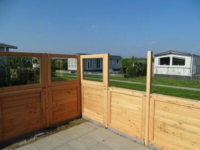 Terrasscherm Model 3 - Douglas Met Glas - Vast Met Klapscherm